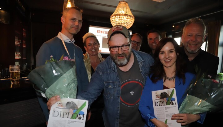 Arild R. Hansen i Drammens Tidende og Jenny Ulstein i Laagendalsposten (fremst) delte to av prisene da NJ Buskerud delte ut sine journalistpriser. Arild R. Hansen i Drammens Tidende og Jenny Ulstein i Laagendalsposten (fremst) delte to av prisene da NJ Buskerud delte ut sine journalistpriser.