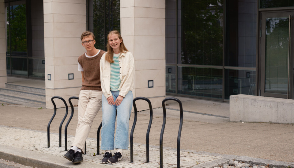 Påtroppende kulturredaktør Magnus Laundal og påtroppende foto- og layoutredaktør Iben Jorde i Studvest. Påtroppende kulturredaktør Magnus Laundal og påtroppende foto- og layoutredaktør Iben Jorde i Studvest.
