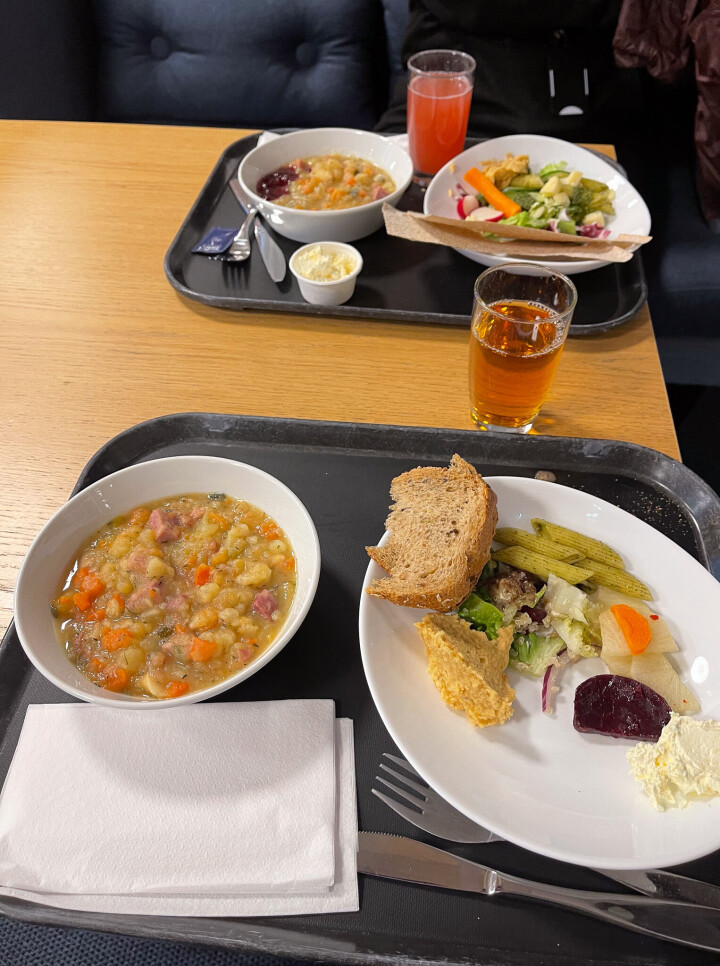 Dagens varmrett i Amedia og Nettavisens kantine var en fortreffelig lapskaus