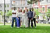 Gruppebilder av unge mennesker