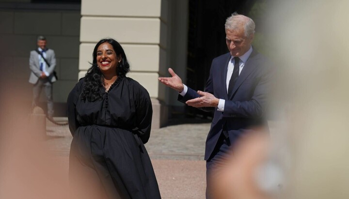 Lubna Jaffery (til venstre) ble onsdag presentert som ny kulturminister av statsminister Jonas Gahr Støre.