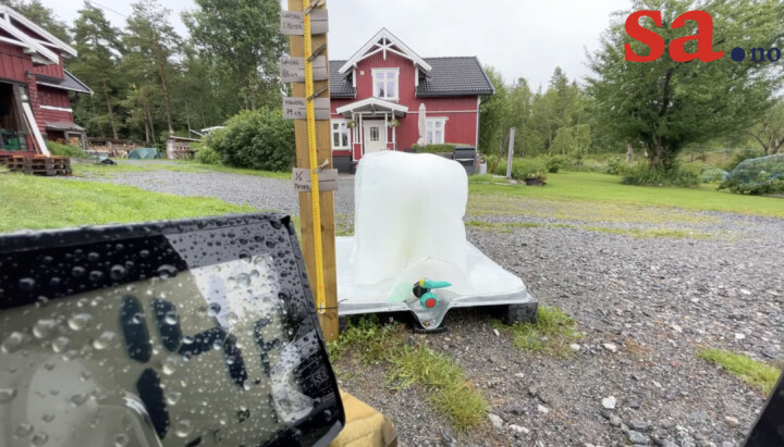 Isklumpen har fått kjenne på vær og vind siden helgen.