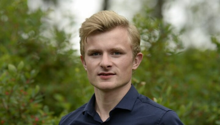 Henrik Einangshaug bytter ut Trondheim med Harstad som arbeidssted. Henrik Einangshaug bytter ut Trondheim med Harstad som arbeidssted.