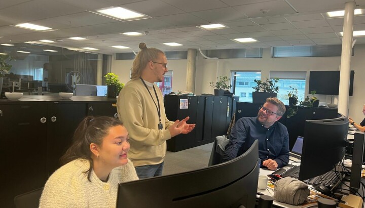 Adresseavisen søker nyhetsreporter (fast) og årsvikariat i nyhetsavdelingen tre kolleger som jobber sammen