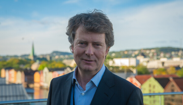 Konsernsjef i Polaris Media, Per Axel Koch Konsernsjef i Polaris Media, Per Axel Koch, på takterrassen av Adresseavisen-huset i Trondheim, med Nidarosdomen i bakgrunnen