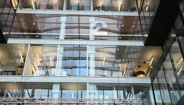 I femte etasje på Media City Bergen vil TV 2-ledelsen holde allmøte for alle ansatte i mediehuset.