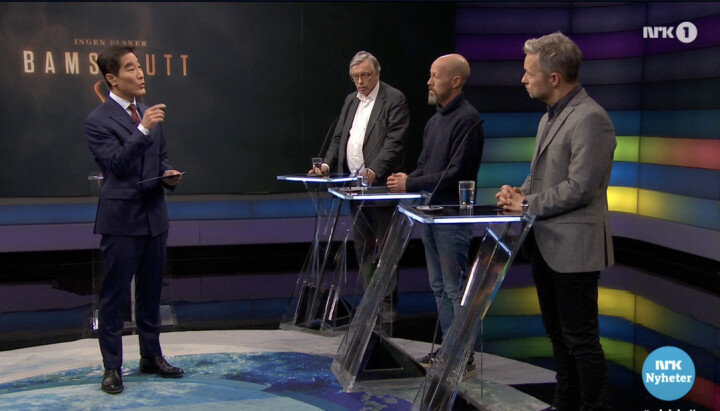 Bamsegutts advokat Leif Strøm, NRKs etikkredaktør Per Arne Kalbakk, og NRKs distriktsdirektør Marius Lillelien under Debatten med Fredrik Solvang