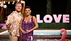 Egil Skurdal har fortellerstemmen og Alexandra Joner er programleder for Love Island Norge.