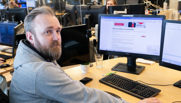 NRK-journalist Helge Carlsen husker godt den første tiden med Polopoly, hvor ikke alt gikk på skinner.