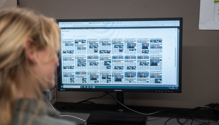Redigerer Astrid Øvre Helland i arbeid på fellesdesken hos Nordlys. Redigerer Astrid Øvre Helland i arbeid på fellesdesken hos Nordlys.