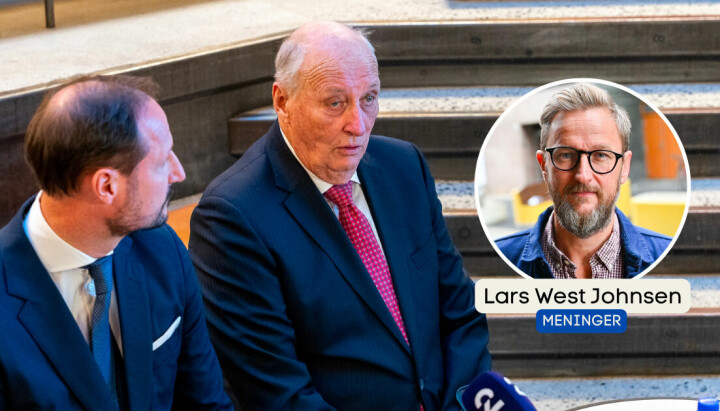 Bildet er fra da kronprins Haakon og kong Harald var på besøk i Pressens Hus i januar i år. Nå mener Lars West Johnsen at pressen kunne dekket kongens sykdom på en annen måte.