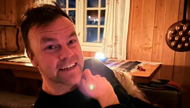 NRK-profilen Ole Rolfsrud drar på hytten i Vegglifjell i påsken.