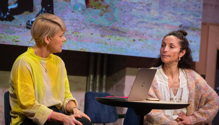 Sigrid Bonde Tusvik og Lisa Tønne snakket om hvordan det var å gå fra frittstående til podkast bak betalingsmur.