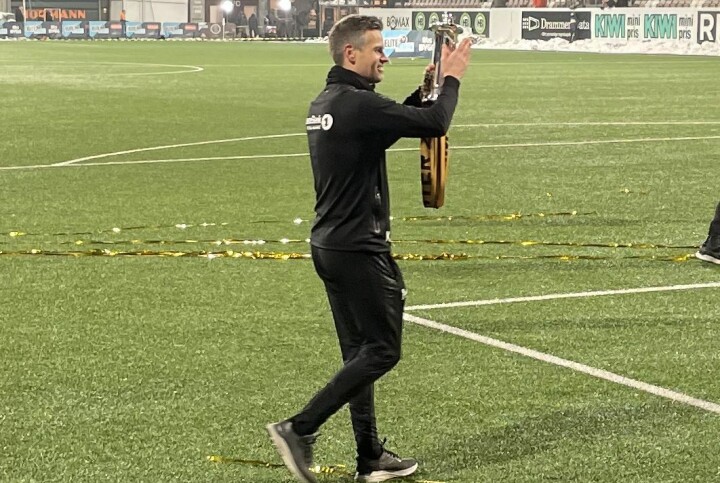 Glimt-trener Kjetil Knutsen raser mot Tromsø-journalister. Glimt-trener Kjetil Knutsen raser mot Tromsø-journalister.