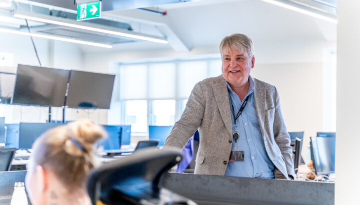 Erik Sønstelie, her på plass i Amedias nye lokaler i Oslo.