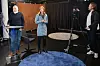 Einar Takla, Klaudia Lech og Jan Morten Bjørnsen viser frem TV-studioet.