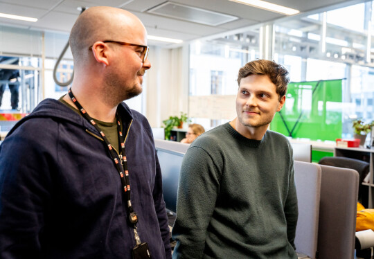 Fredrik Stave og Vetle Tønnesen har jobbet med å få implementert nytt CMS til E24.