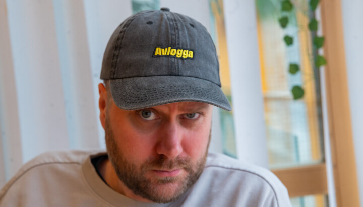 NRK-journalist Sven Bisgaard Sundet har vært avlogga i 18 måneder