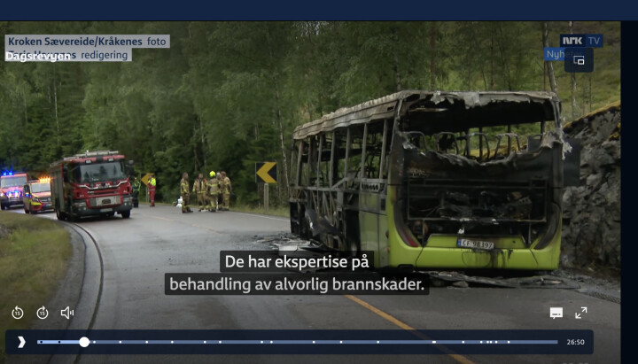 En buss ble fullstendig utbrent lørdag ettermiddag og tre personer ble hardt skadd. En buss ble fullstendig utbrent lørdag ettermiddag og tre personer ble hardt skadd.